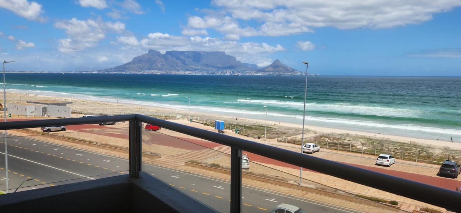 Beachfront With Amazing Views On Kite Surfing Cape Town
