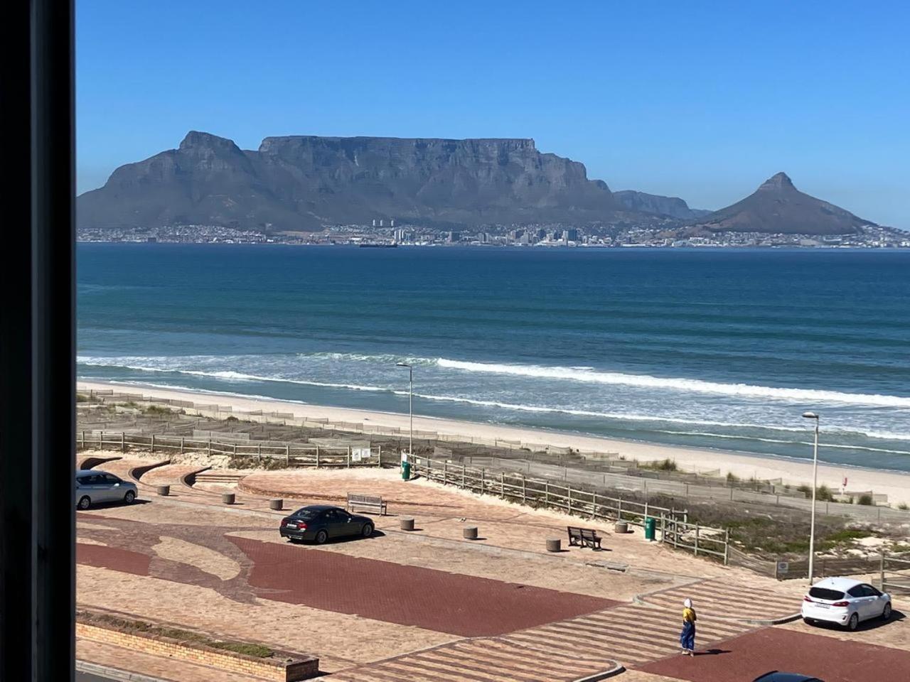 Beachfront With Amazing Views On Kite Surfing